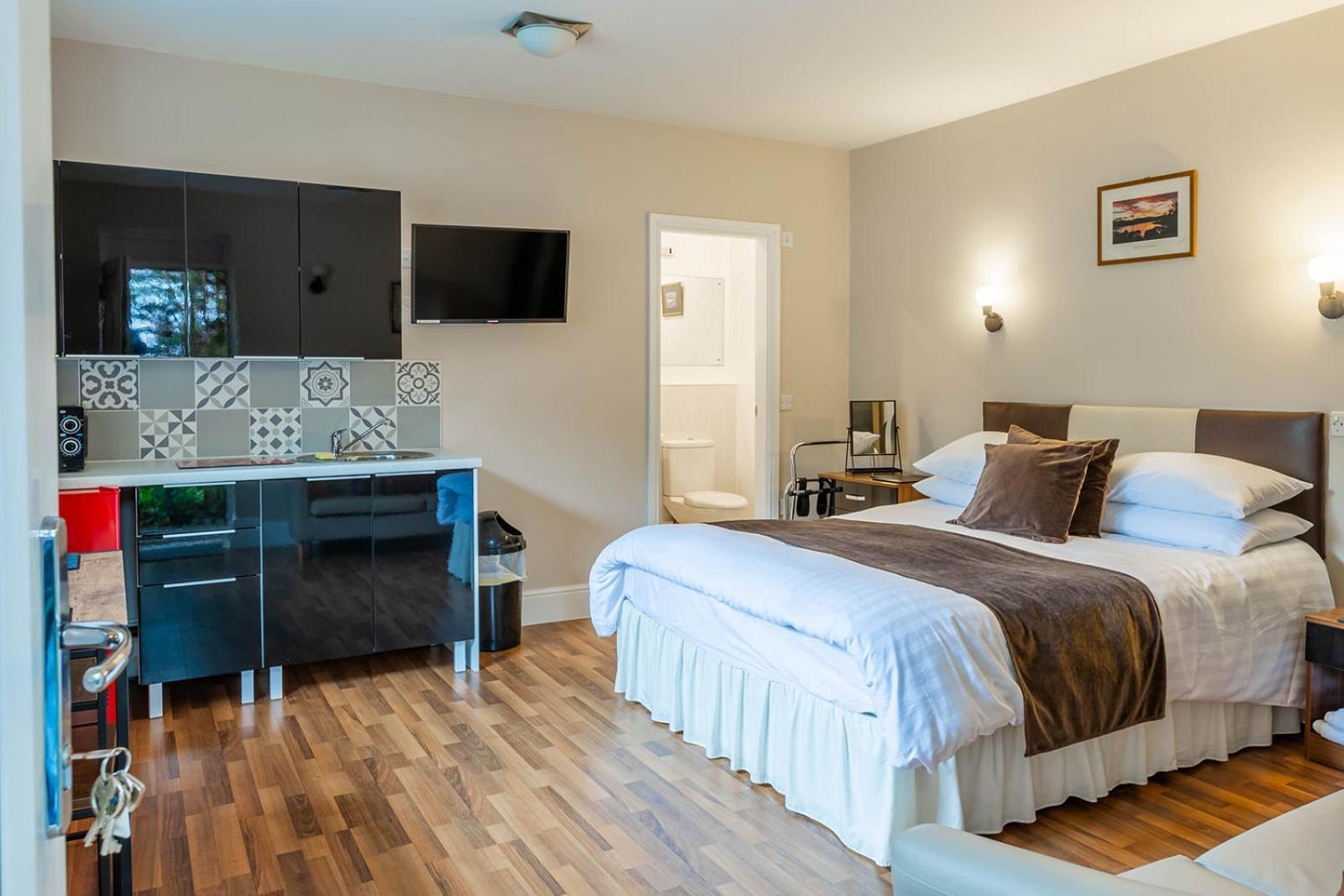 Windermere Studio Rooms - With Free Car Parking Onsite Exteriör bild