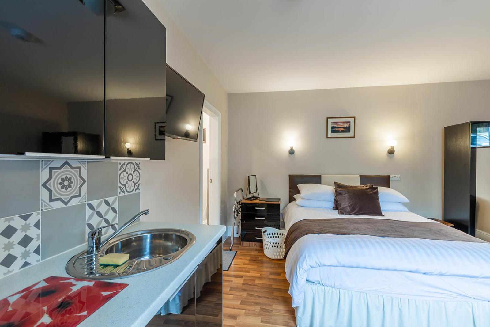 Windermere Studio Rooms - With Free Car Parking Onsite Exteriör bild