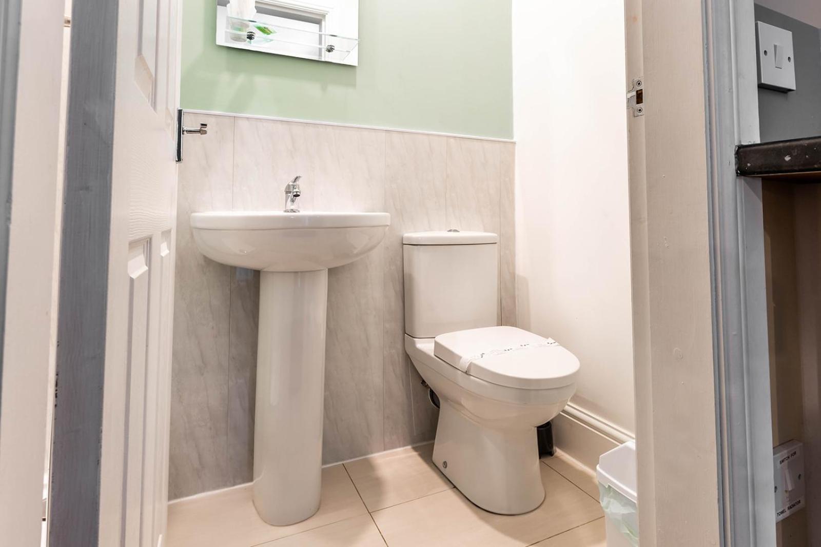 Windermere Studio Rooms - With Free Car Parking Onsite Exteriör bild