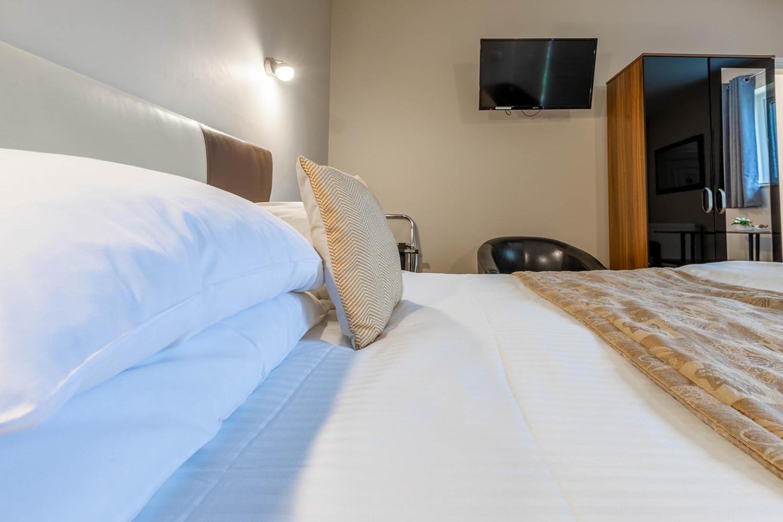 Windermere Studio Rooms - With Free Car Parking Onsite Exteriör bild