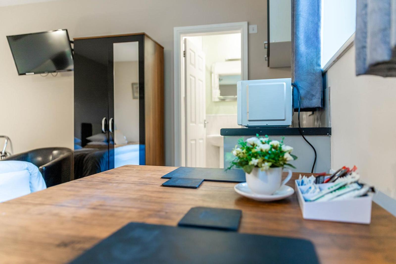 Windermere Studio Rooms - With Free Car Parking Onsite Exteriör bild