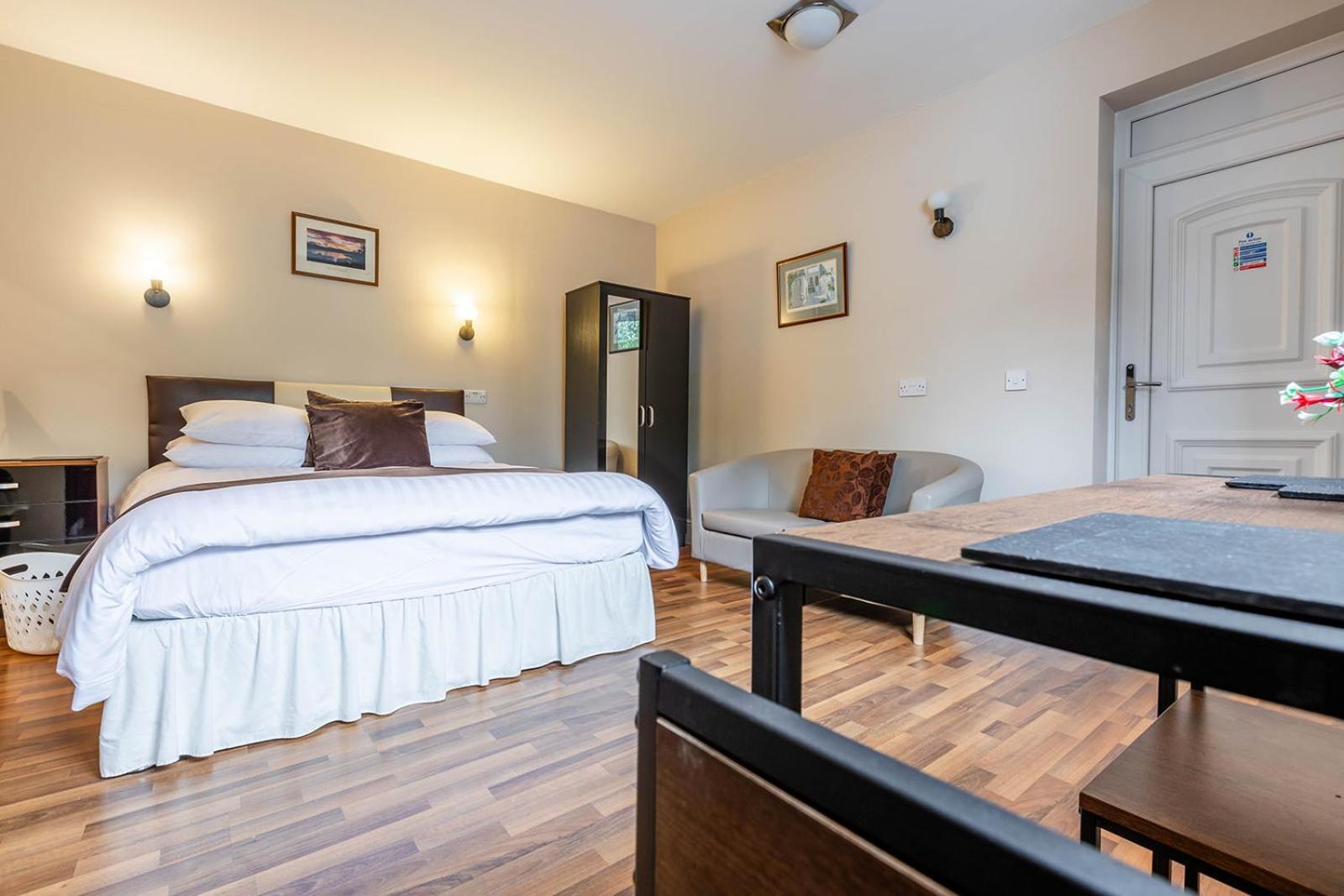 Windermere Studio Rooms - With Free Car Parking Onsite Exteriör bild