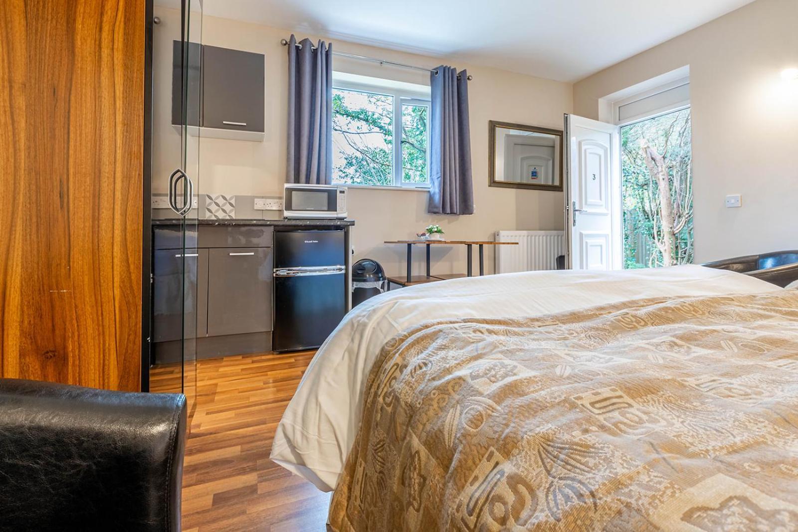 Windermere Studio Rooms - With Free Car Parking Onsite Exteriör bild