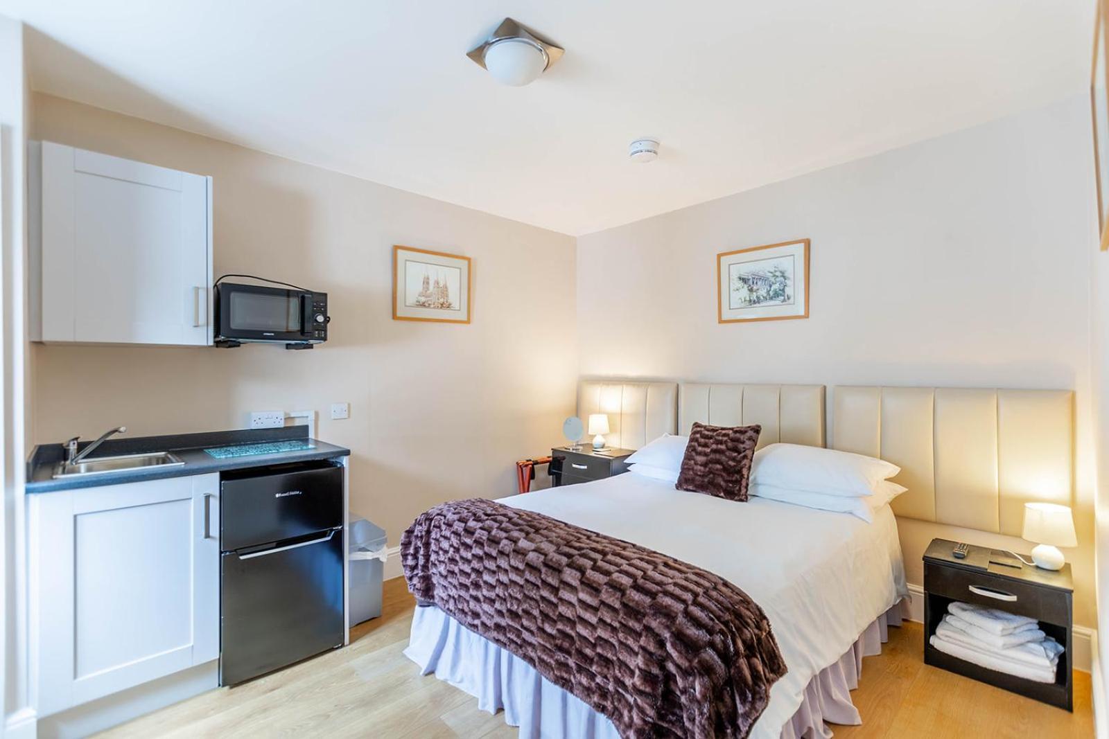 Windermere Studio Rooms - With Free Car Parking Onsite Exteriör bild