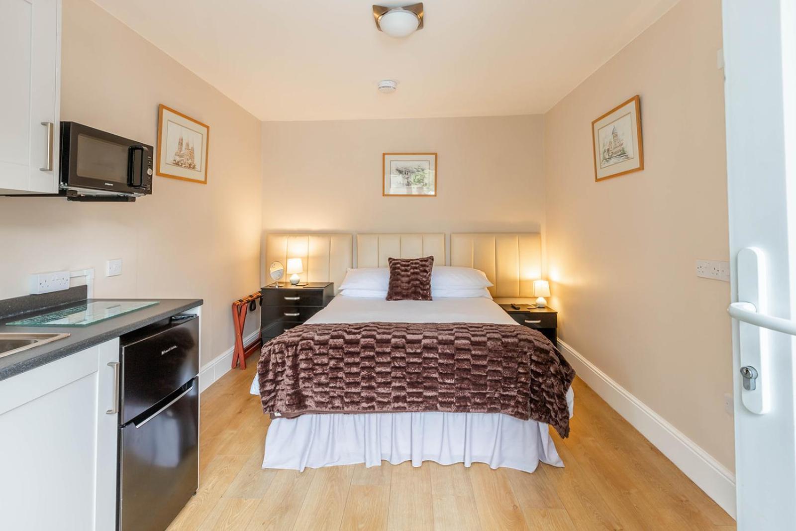Windermere Studio Rooms - With Free Car Parking Onsite Exteriör bild