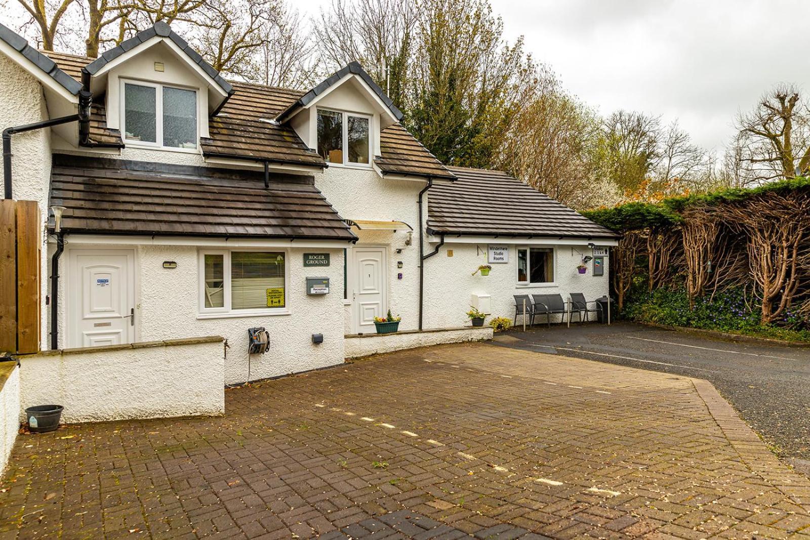 Windermere Studio Rooms - With Free Car Parking Onsite Exteriör bild